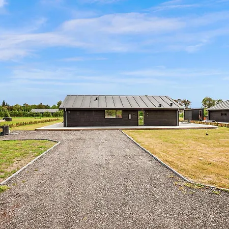 3 Bedroom Pet Friendly In