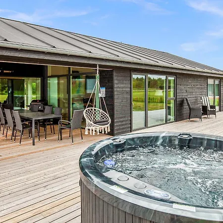 3 Bedroom Pet Friendly In
